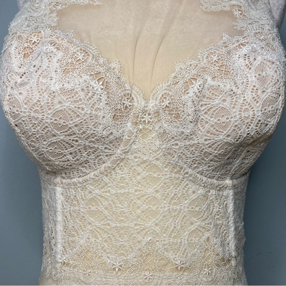 Victoria's Secret • 34DD Lined Demi Crop Top Bustier - Picture 2 of 10